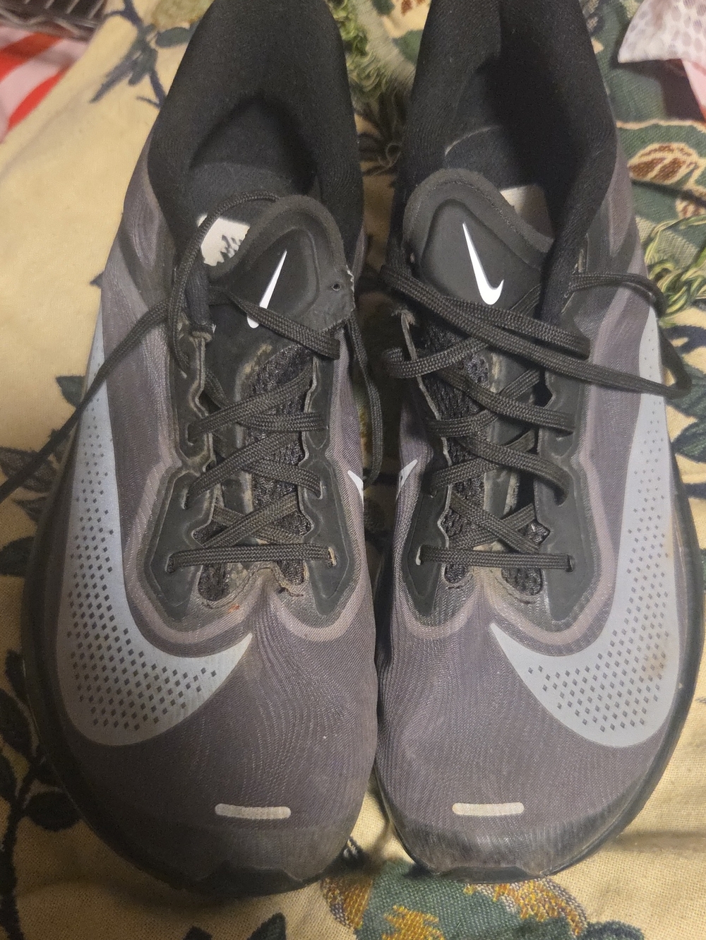 Nike Men’s Athletic Running Shoes - Black & Gray